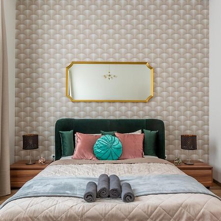 Explore Budapest From A Luxurious Cozy Apartment Exterior photo
