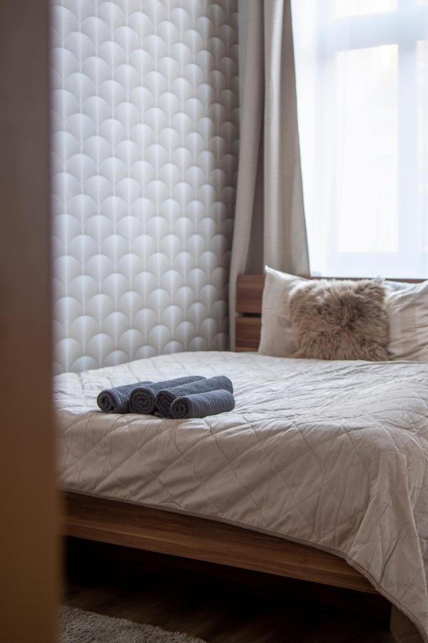Explore Budapest From A Luxurious Cozy Apartment Exterior photo