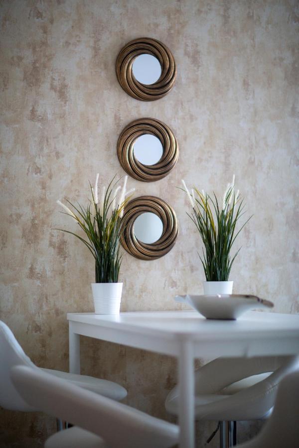 Explore Budapest From A Luxurious Cozy Apartment Exterior photo